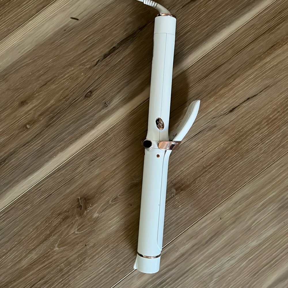 T3 curling iron 1.5